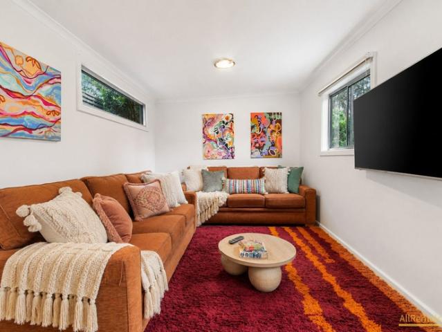 Fully furnished, Med Term Rental, Rosebud