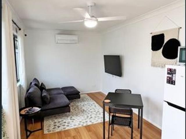 Fully Furnished & Newly Renovated Granny Flat in Redland Bay