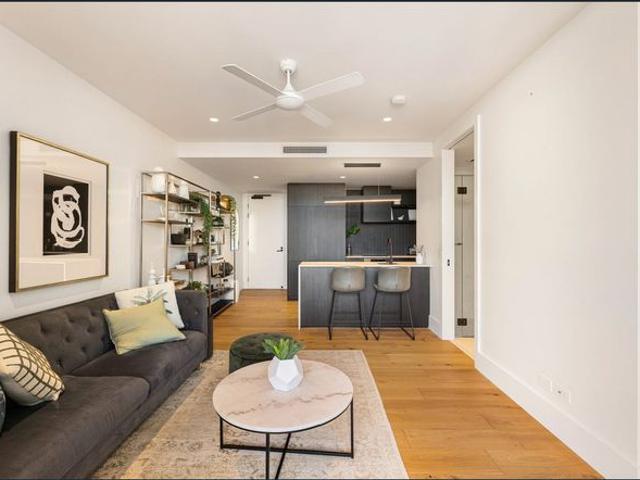 Fully Furnished Newstead Cutie