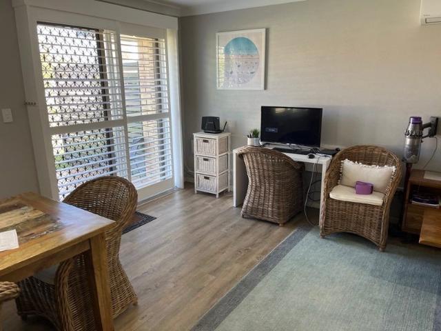 FULLY FURNISHED SAWTELL UNIT