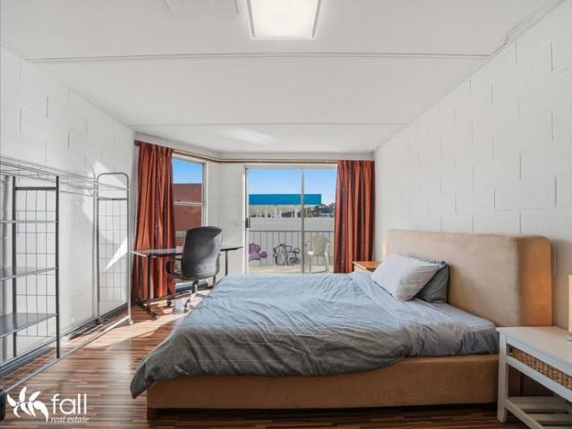 Fully Furnished Sandy Bay Unit Convenient Location