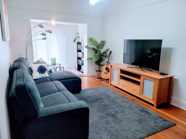 Fully Furnished & Self Contained 200m to the Beach in Somerton Park!