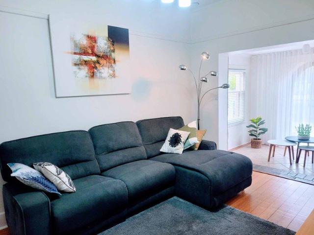Fully Furnished & Self Contained 200m to the Beach in Somerton Park!
