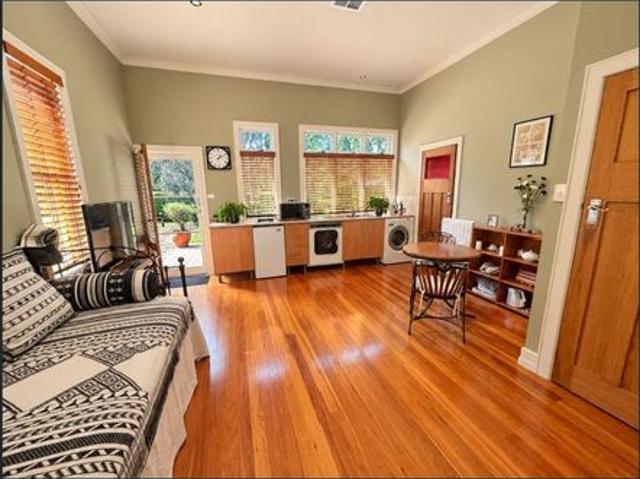 Fully Furnished Self Contained Flat in Peaceful Eraring