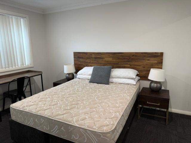 Fully furnished share house with all bills included walking distance to the university