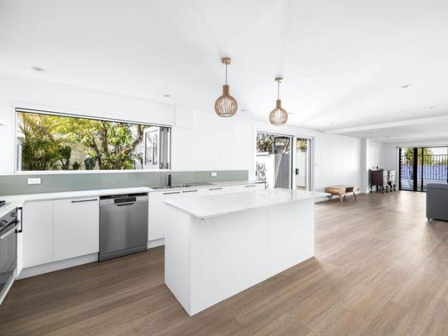 Fully Furnished Shared Lower Duplex in Narrabeen Available 1st Sept $550/wk