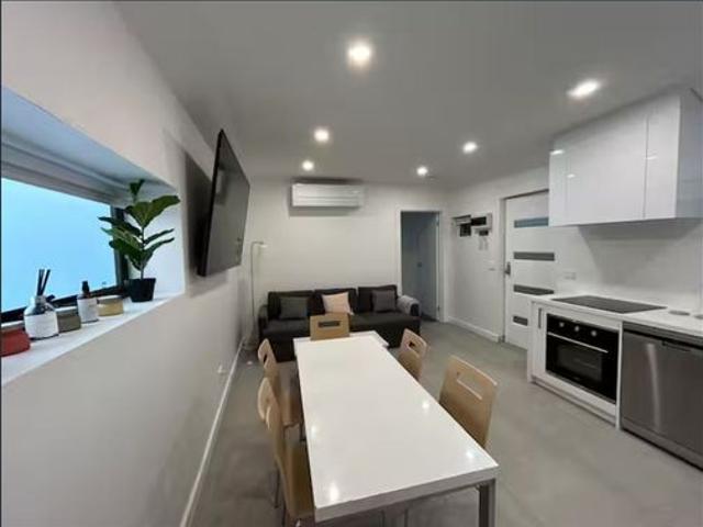 Fully Furnished Single Level Living in Prime St Kilda East Location