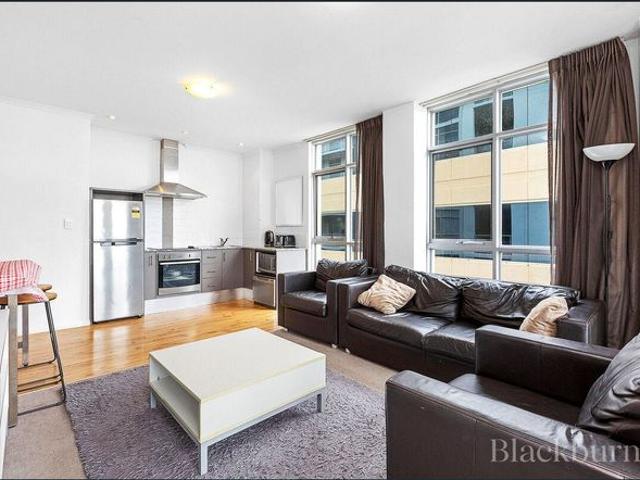 FULLY FURNISHED, SPA BATH, POOL, GYM. EVERYTHING YOU NEED!