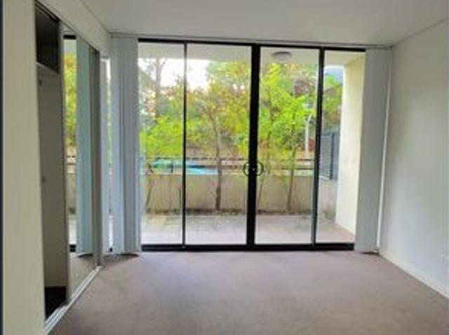 Fully Furnished Spacious 3 Bedroom Apartment with Oversized Courtyard Balcony, Parking & Air Conditioning Available From NOW To 11/06/2026