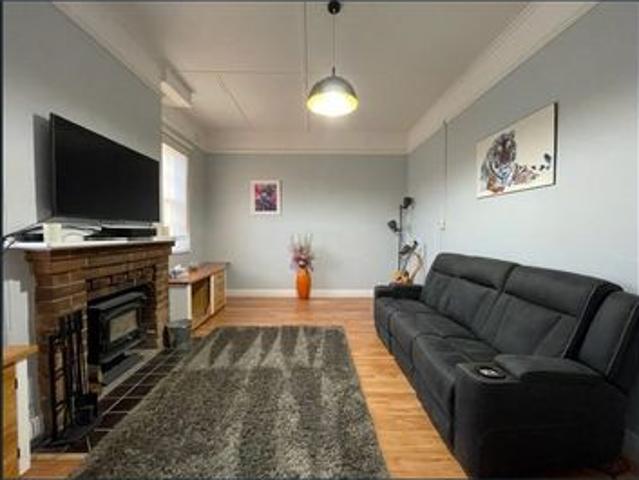 FULLY FURNISHED spacious 2 bedroom apartment in town