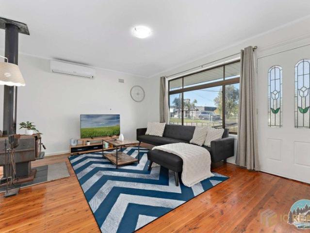 Fully Furnished Spacious 4 Bedroom Family Home