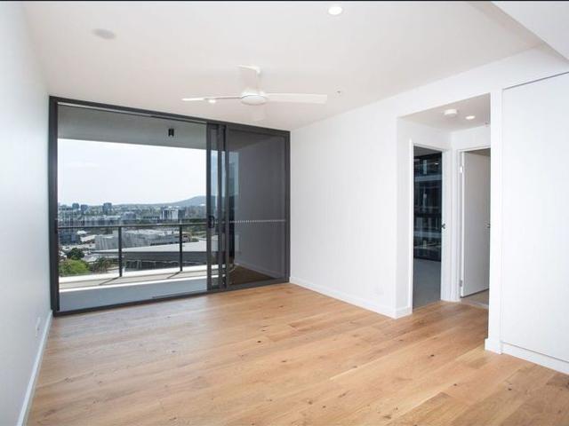 Fully Furnished Spacious Apartment with City Views & Luxury Amenities
