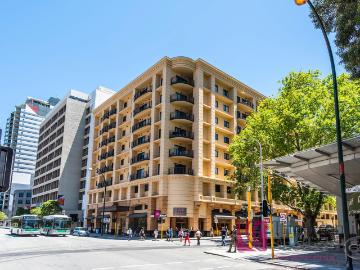 FULLY FURNISHED SPACIOUS APARTMENT!