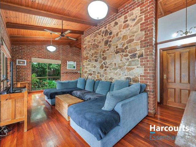 Fully Furnished Spacious Home & Granny Flat with Incredible City Views