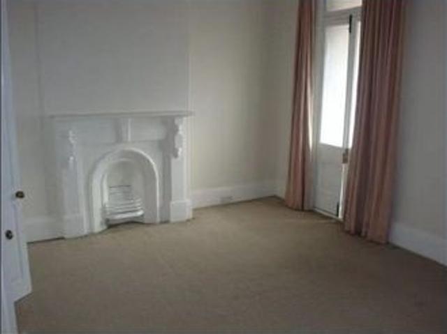 Fully Furnished Spacious Split Level House with Private Courtyard | Walk to USYD | Prime Glebe Location!