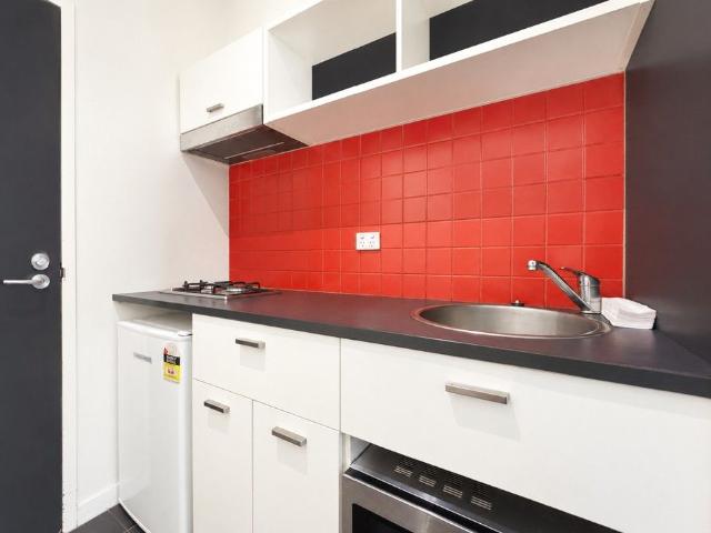 Fully Furnished Student Studio in Prime Carlton Location