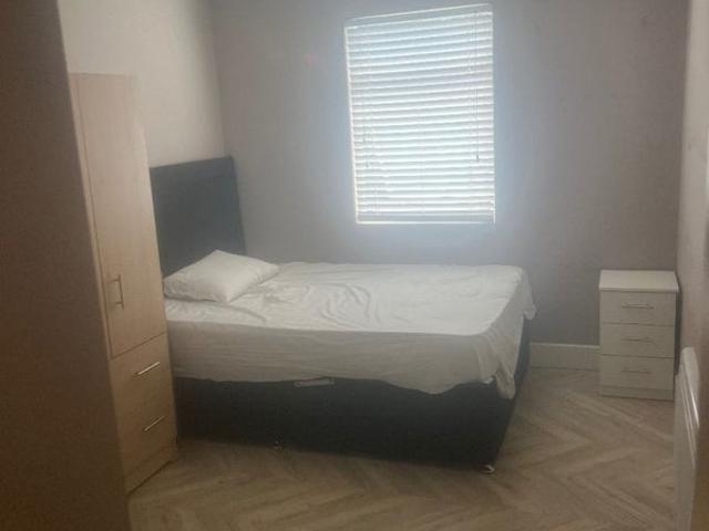 Fully Furnished Studio Available – SE12 8PQ