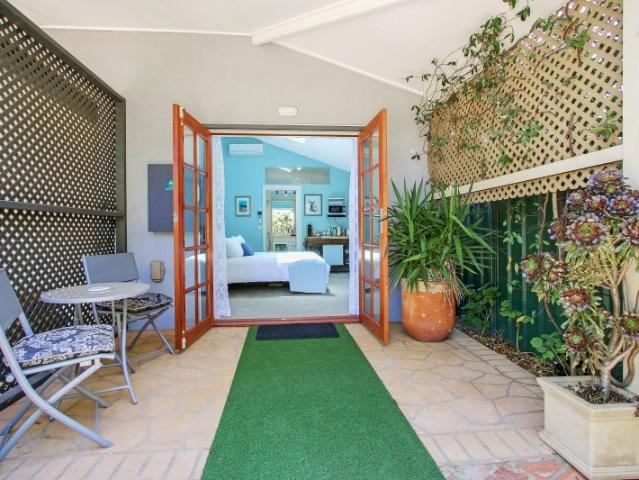 FULLY FURNISHED STUDIO APARTMENT