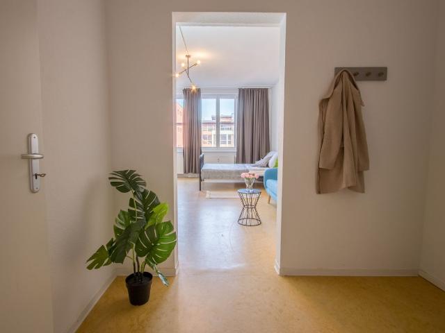 Fully Furnished Studio Apartment All Inclusive, Dresden Amsterdam Apartments for Rent