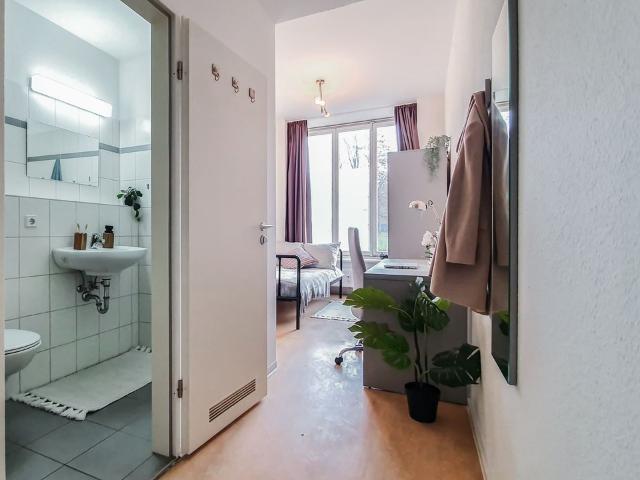 Fully Furnished Studio Apartment All Inclusive, Dresden Amsterdam Apartments for Rent