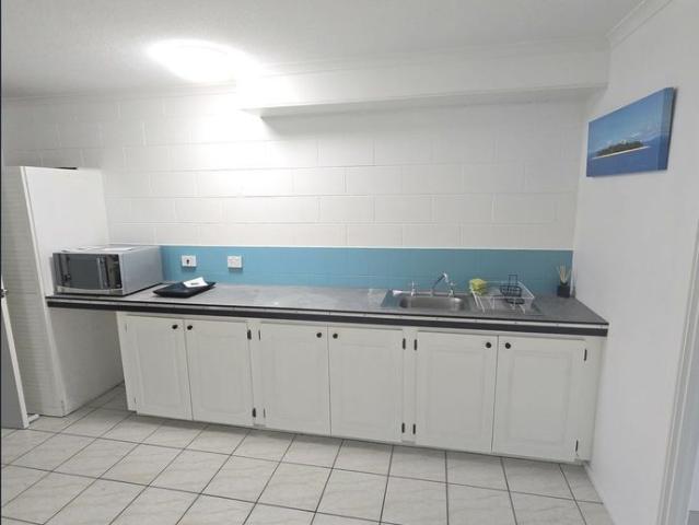 FULLY FURNISHED STUDIO APARTMENT – CLOSE TO THE BEACH