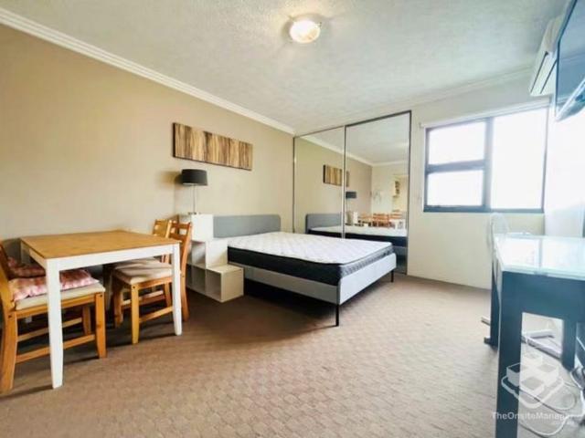Fully Furnished Studio Apartment in Woolloongabba