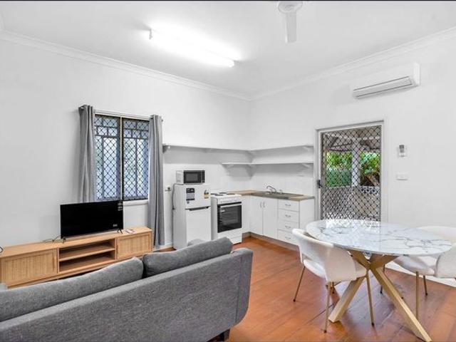 Fully Furnished Studio Apartment in a Prime Cairns Location