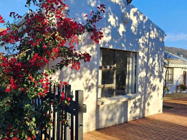 Fully Furnished Studio Flat on a Secure Lifestyle Farm