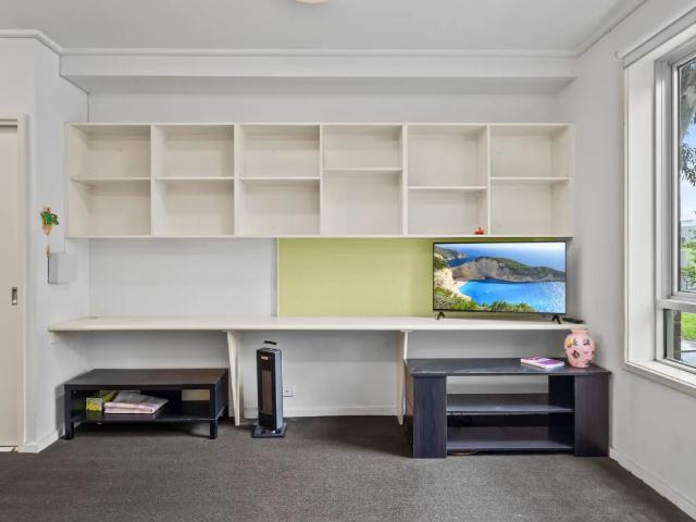 Fully Furnished Studio in a Convenient Carlton Location