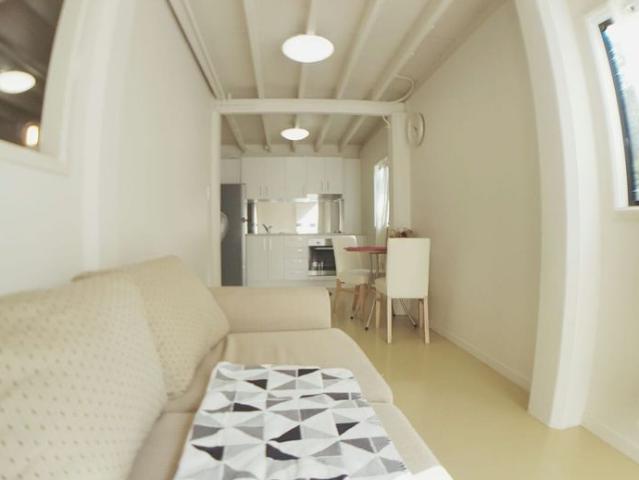 Fully Furnished Studio in Indooroopilly – Rent Includes Utilities!