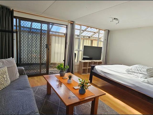 Furnished Studio in the Heart of the CBD including Utilities