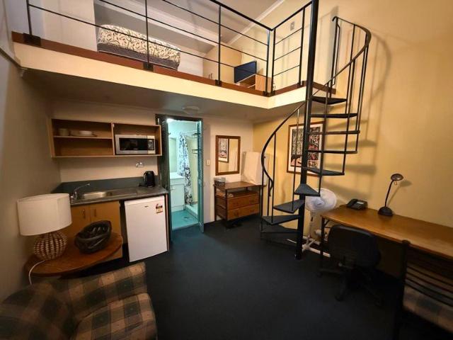Fully Furnished Studio in the heart of Broadway