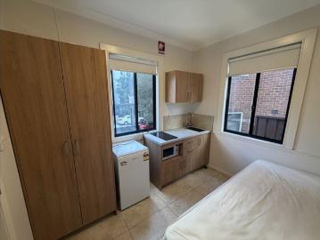 Fully Furnished Studio in the Heart of Petersham