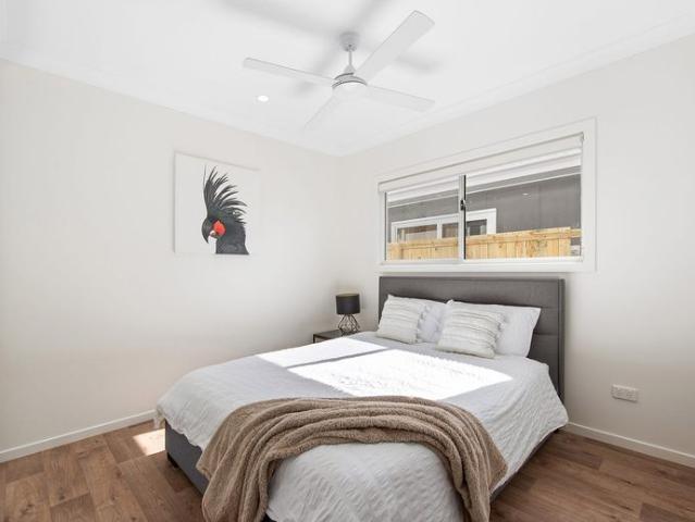 FULLY FURNISHED STUDIO ROOM IN SUNNYBANK