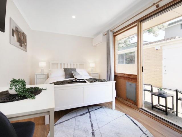 Fully Furnished Studio Rooms BILLS INCLUDED! ONE ROOM AVAILABLE!
