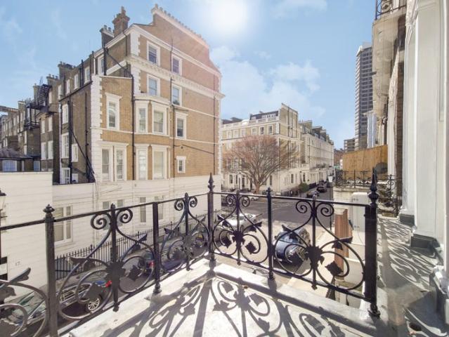 Fully furnished studio South Kensington