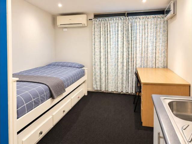 Fully Furnished Studio – Walk to Victoria University
