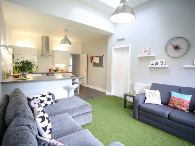 Fully Furnished Studio with All Bills Included Available at London Road!