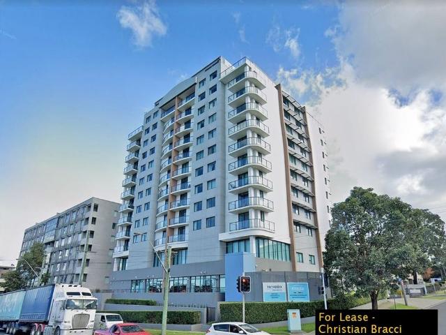 Fully Furnished Studio With Parking