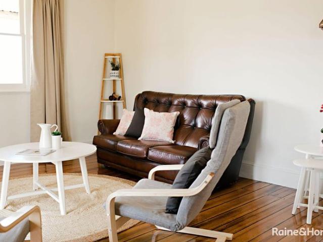 FULLY FURNISHED Stunning home on the waterfront in picturesque Margate