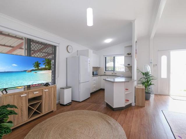 Fully furnished, stunning home only a short walk to the beach!