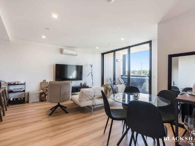 Fully Furnished Stylish Two Bedroom Apartment with Mountain Views