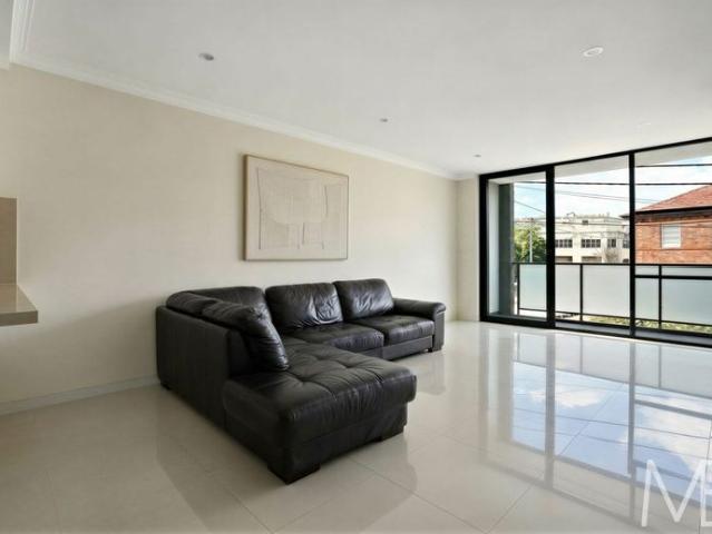 Fully Furnished Stylish Apartment In Boutique Complex