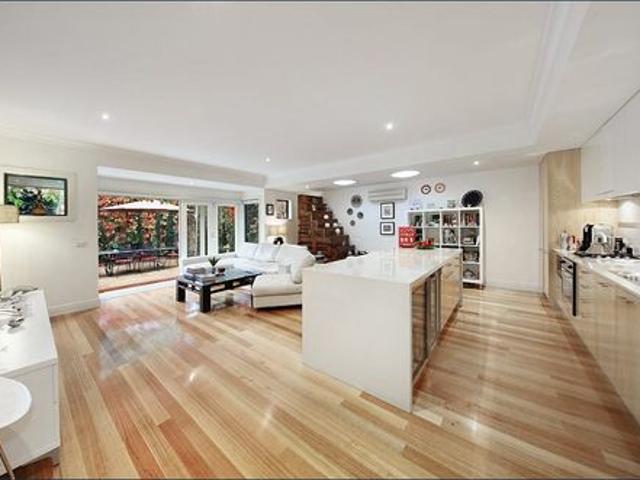 Fully Furnished Sunlit Family Living in Prime Hawthorn East Location