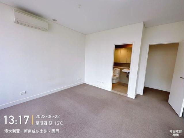 Fully Furnished Super convenient & affordable 3B2B! Closed to supermarket & restaurant & bus station & train station