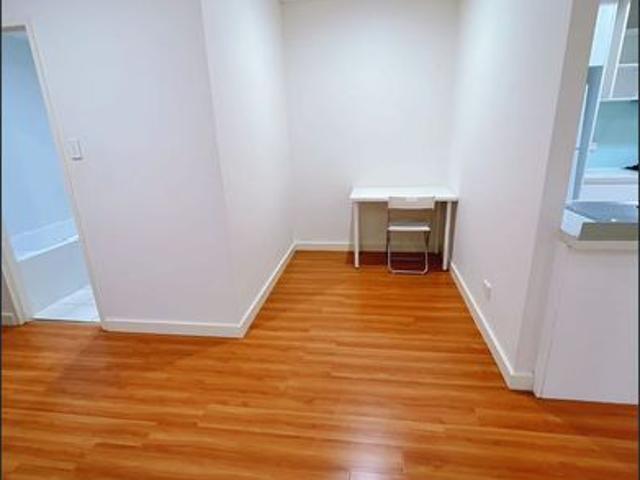 Fully Furnished Super Convenient & Affordable 3B2B Plus 1 Study ! Closed to restaurant & super market & train!