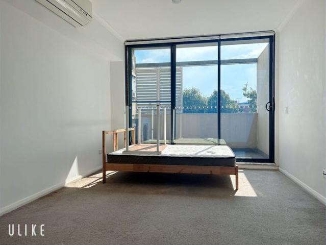 Optional Furniture Package Available Super Convenient & Great View 4 bedroom 2 bathroom apartment!