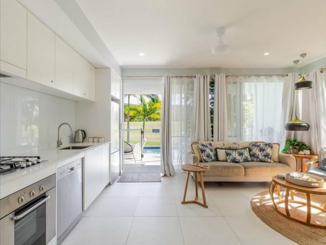 FULLY FURNISHED SWIM OUT APARTMENT