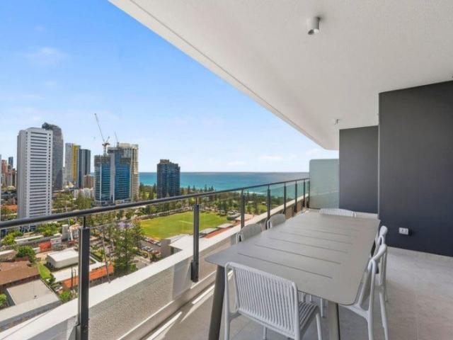 Fully Furnished Panoramic Ocean & Skyline Views