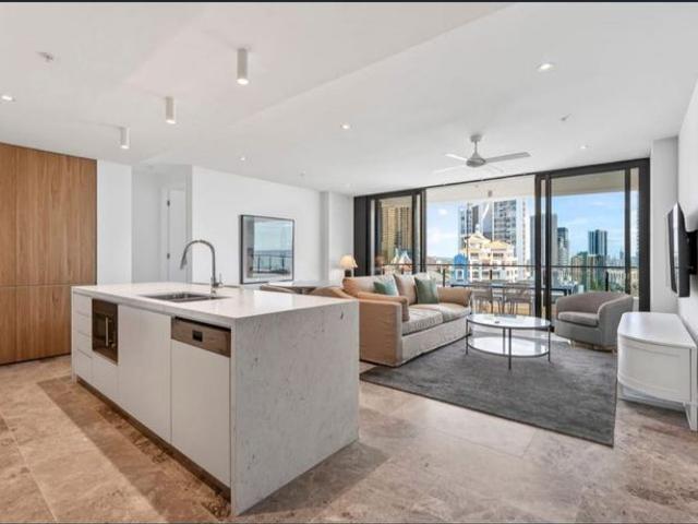 Fully Furnished Panoramic Ocean & Skyline Views